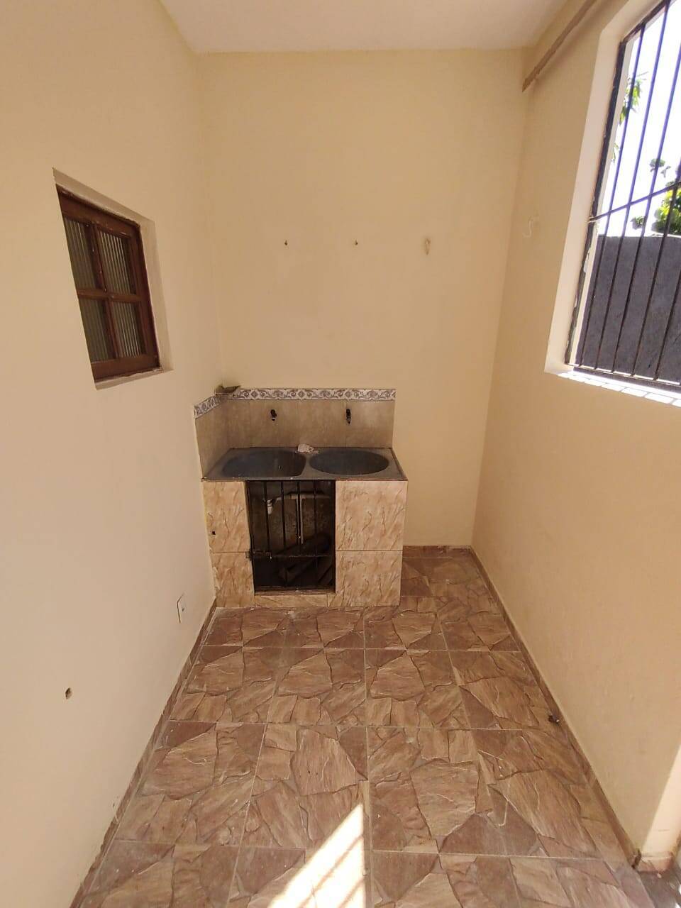 Casa à venda e aluguel com 2 quartos - Foto 9