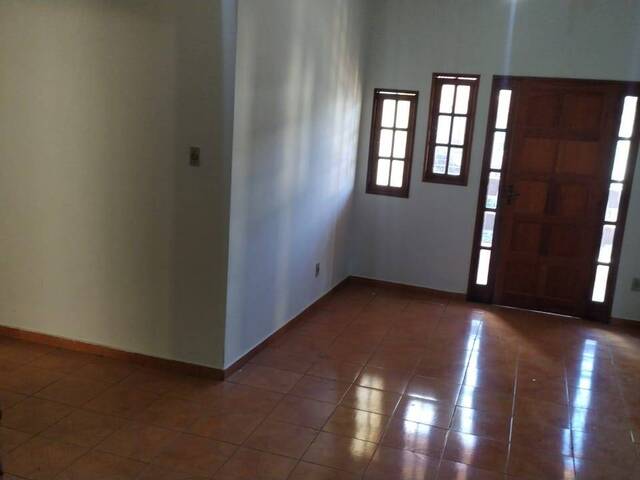 #579 - Apartamento para Locação em Campos dos Goytacazes - RJ - 3