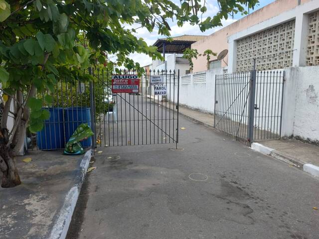 #734 - Casa para Locação em Campos dos Goytacazes - RJ - 2