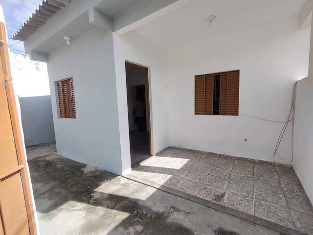 #799 - Casa para Locação em Campos dos Goytacazes - RJ - 2