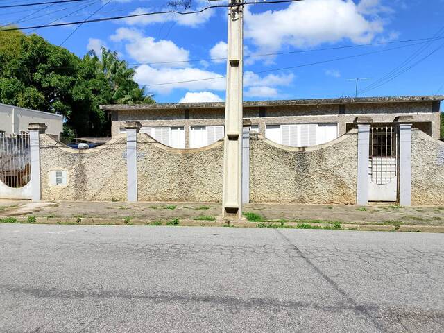#1023 - Casa para Venda em Campos dos Goytacazes - RJ - 3