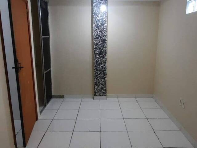 #1038 - Apartamento para Locação em Campos dos Goytacazes - RJ - 2