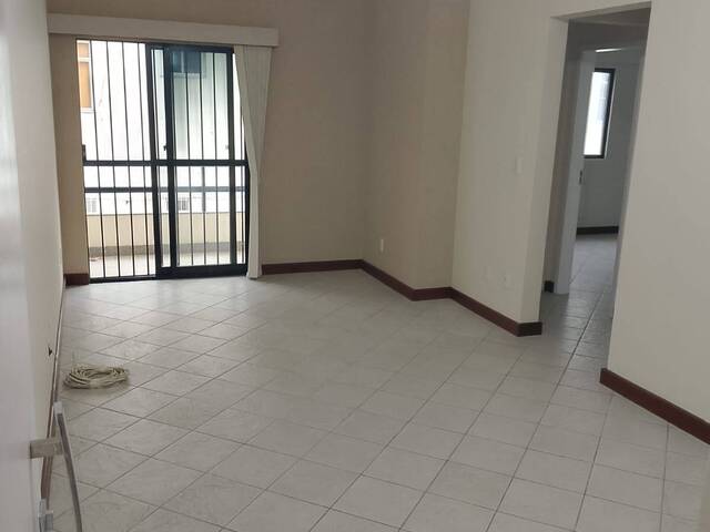#1069 - Apartamento para Venda em Campos dos Goytacazes - RJ - 3