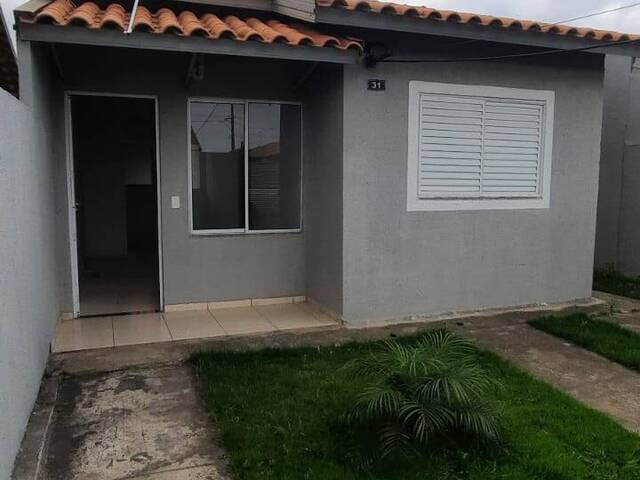 #713 - Casa para Locação em Campos dos Goytacazes - RJ - 2