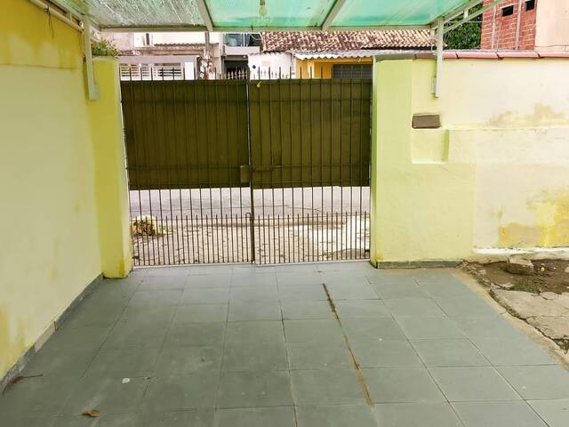 #1093 - Casa para Locação em Campos dos Goytacazes - RJ - 2