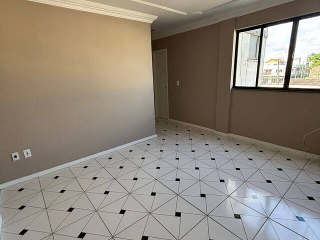 #935 - Apartamento para Locação em Campos dos Goytacazes - RJ - 2